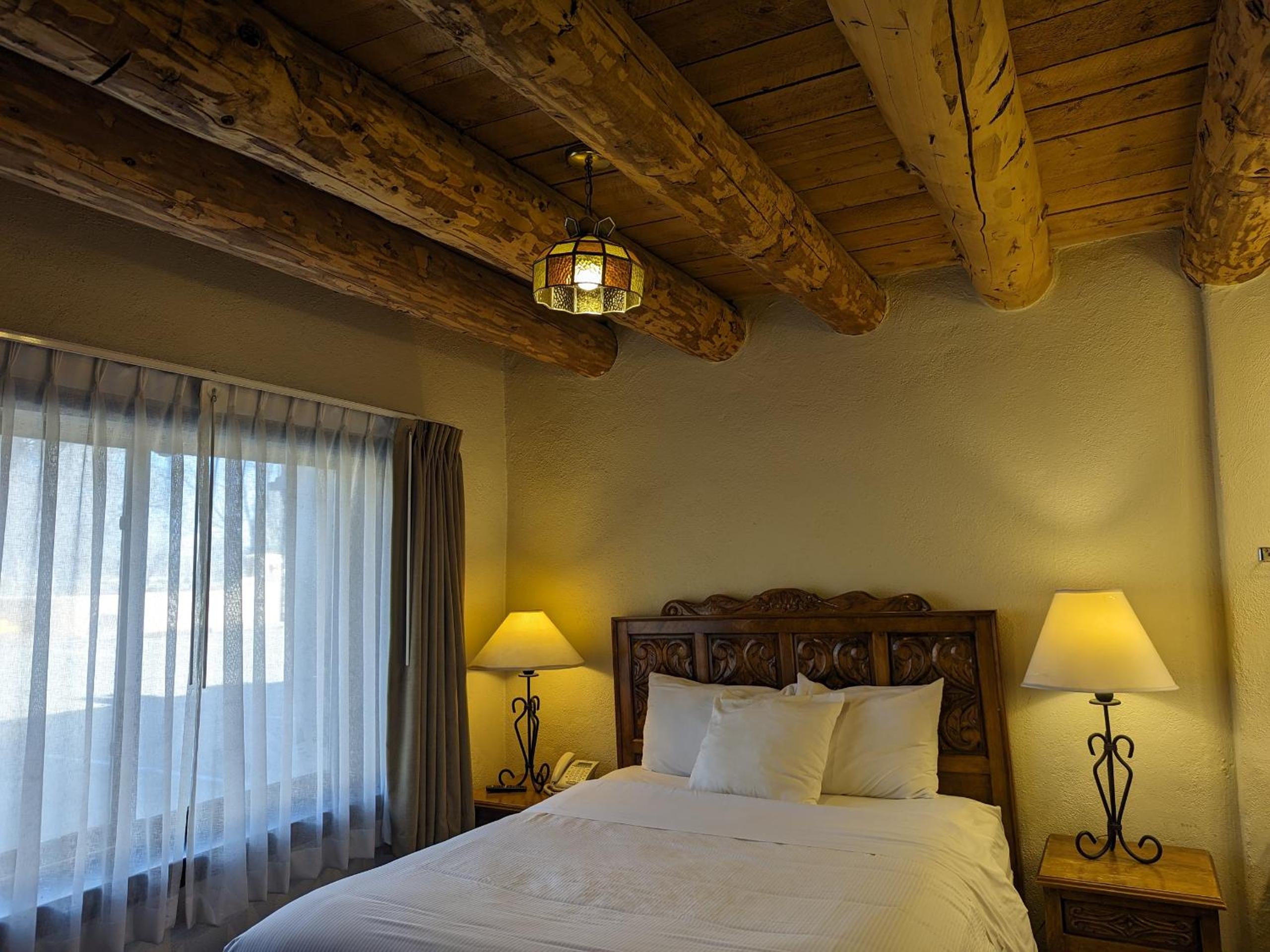 جناح جونيور، Sagebrush Inn Suites 6/10