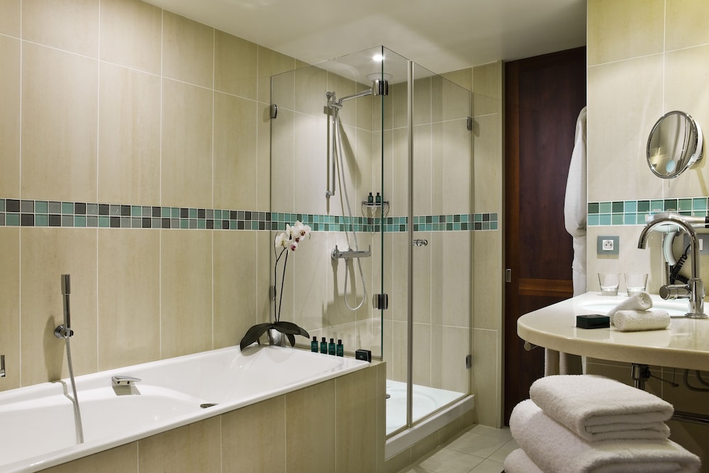 Sofitel Marseille Vieux Port Hotel 48/50
