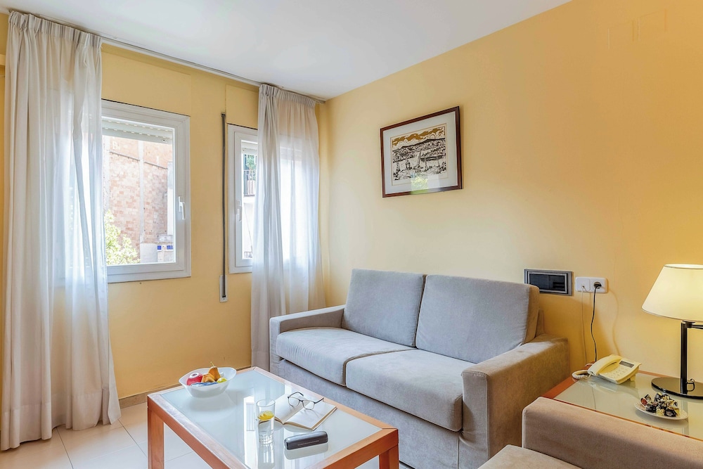 Aparthotel Bertran 84/109
