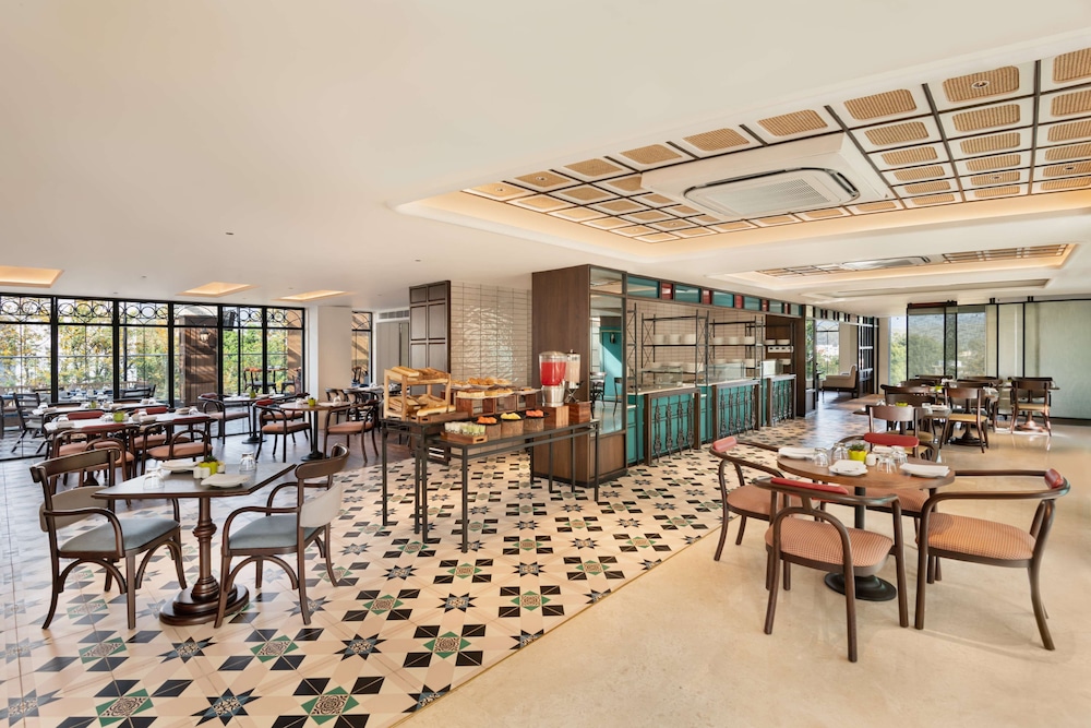 Hyatt Centric Rajpur Road Dehradun 43/63
