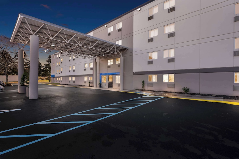 Motel6 Portland, ME 55/66