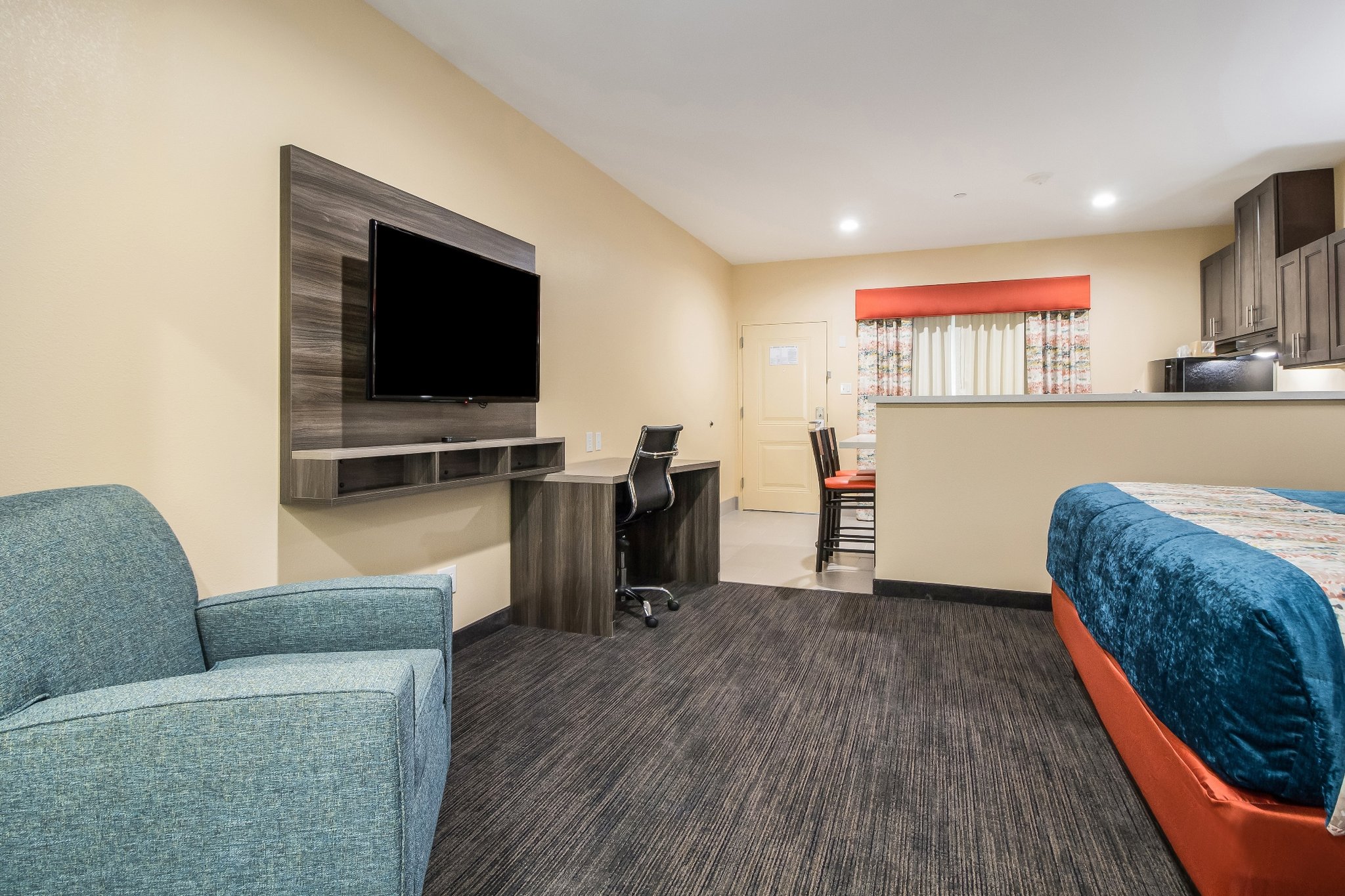 Scottish Inns and Suites Willowbrook 16/25