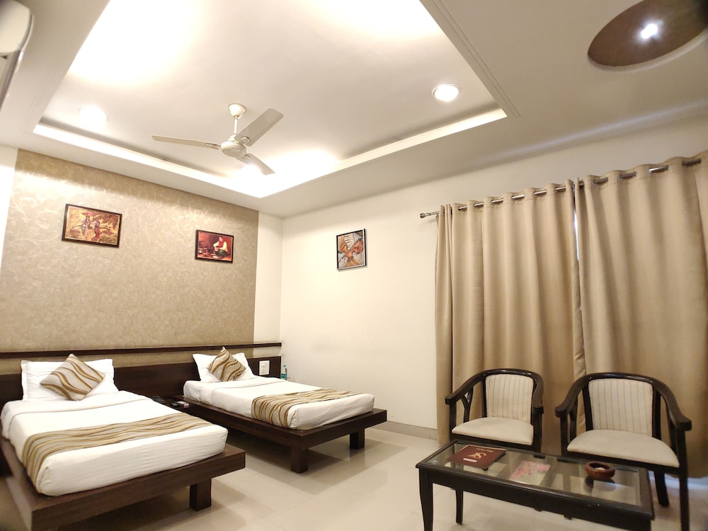 HOTEL SHIV VILAS 6/25