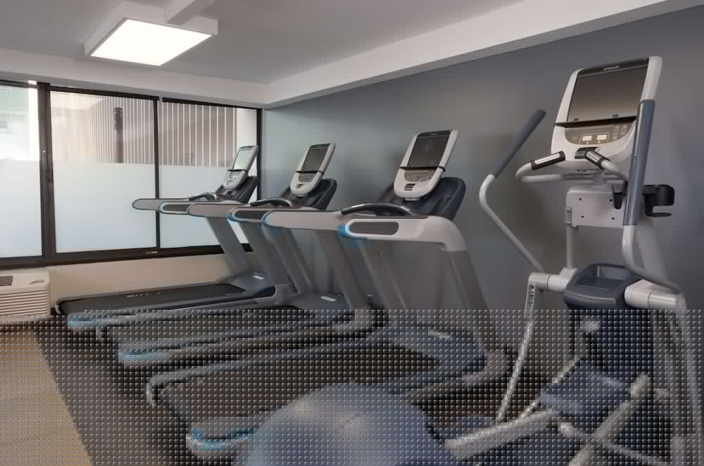 DoubleTree by Hilton Cleveland Downtown Lakeside 33/67