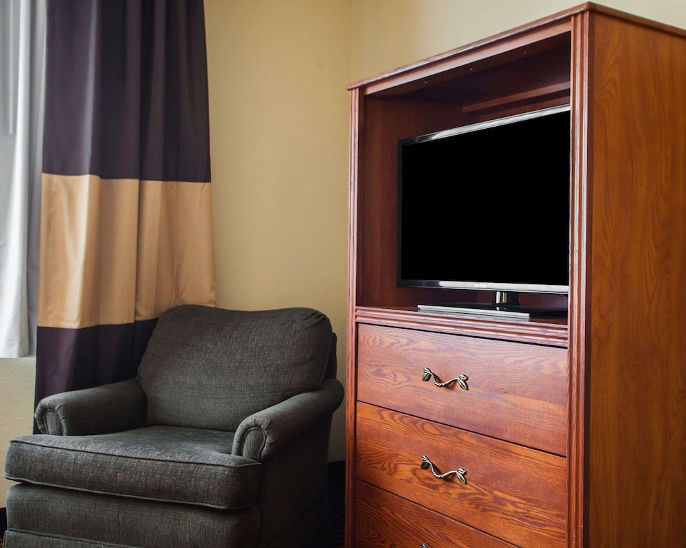 Quality Inn Bolingbrook I-55 42/47