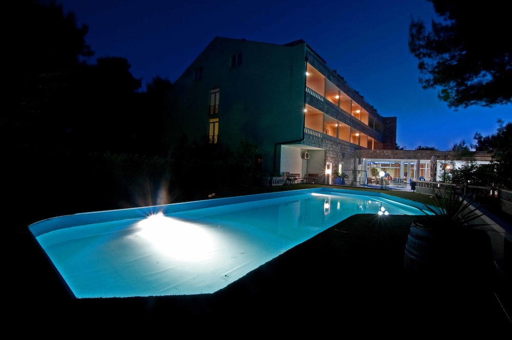 Hotel Sveti Kriz 1/65