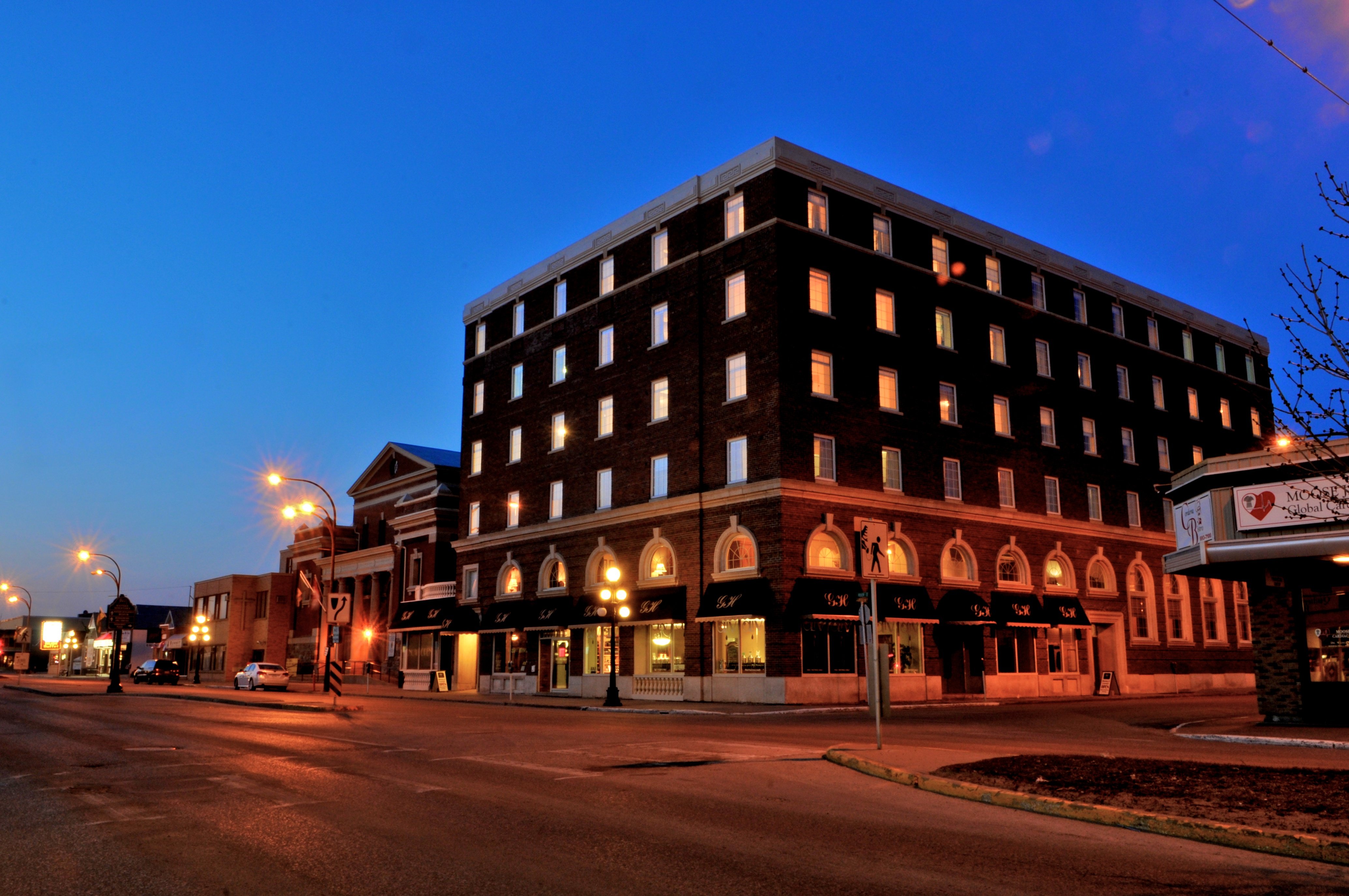 Grant Hall Hotel 3/87