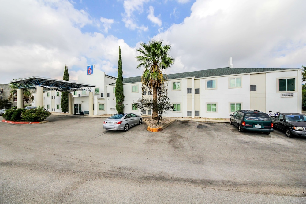 Motel6 New Braunfels, TX 37/44