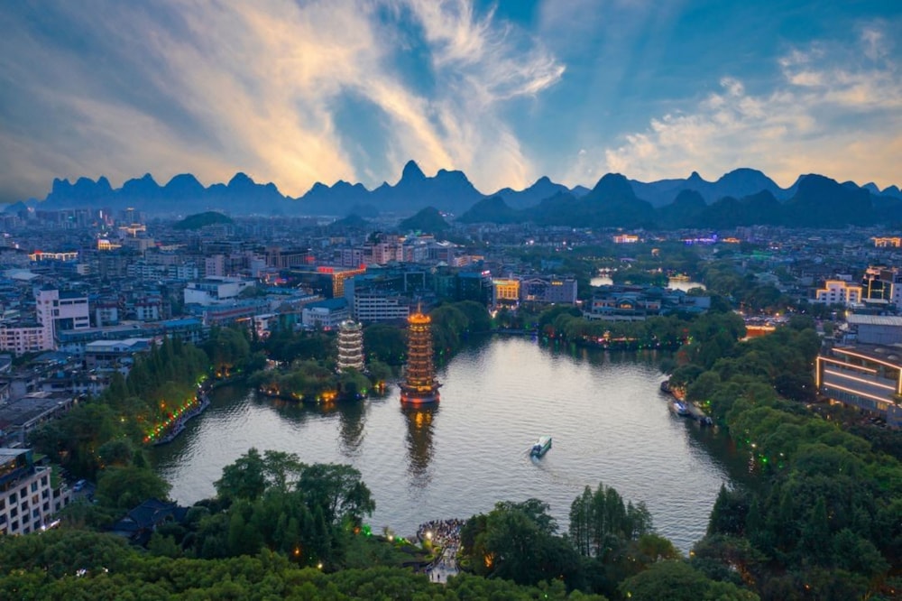 Guilin O-LIVE Social Hotel 48/50