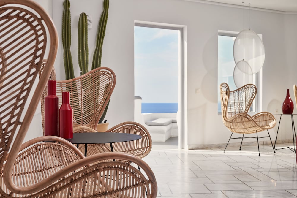 Kouros Hotel and Suites 37/41