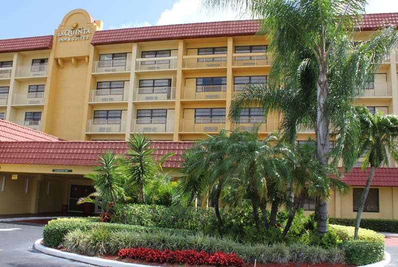 La Quinta Inn & Suites by Wyndham Coral Springs Univ Dr 2/23