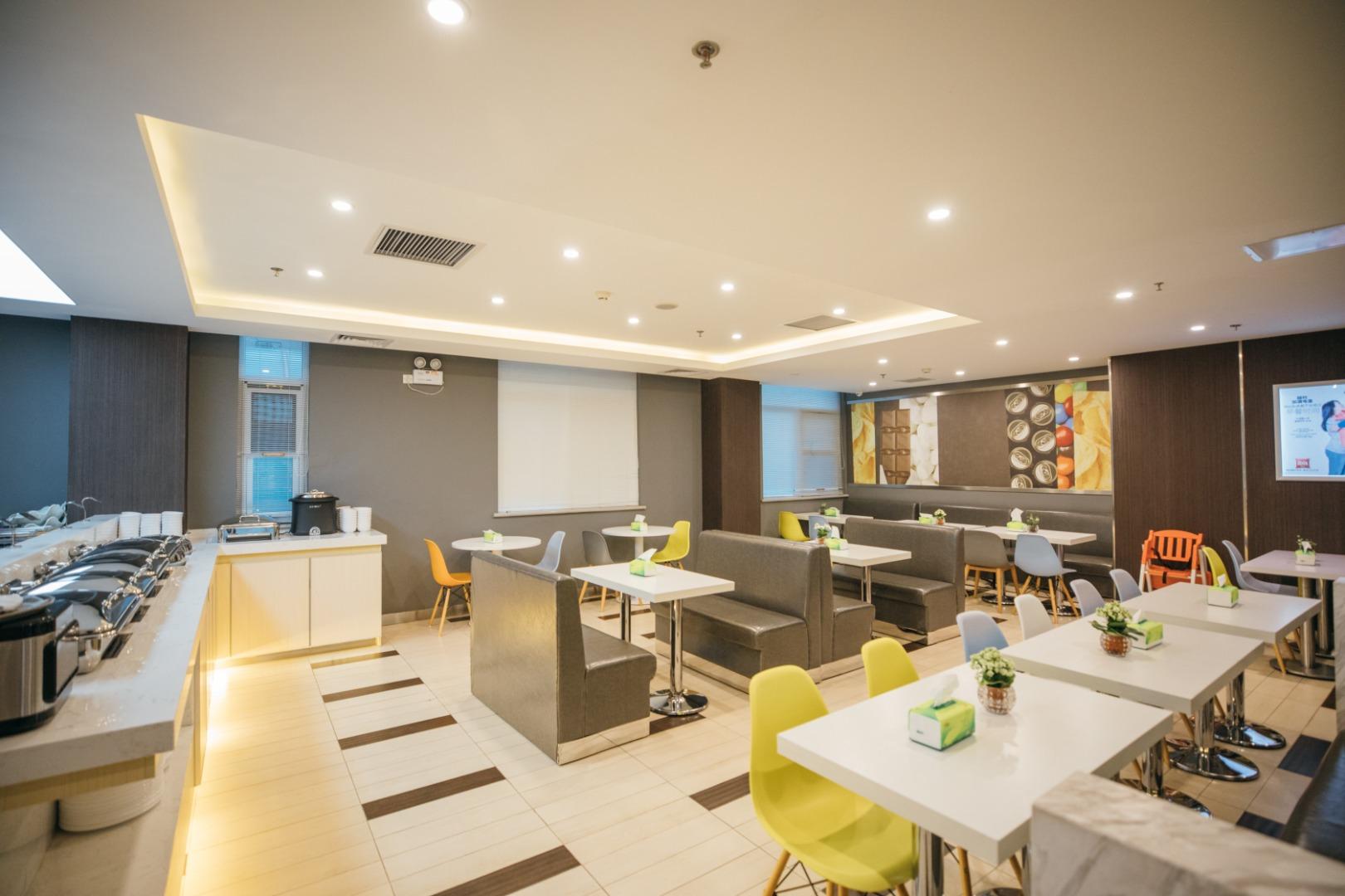 Ibis Hotel (Beijing Chaoyang Joy City) 38/50