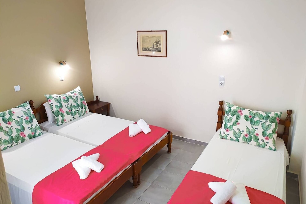Silver Beach Hotel 6/44