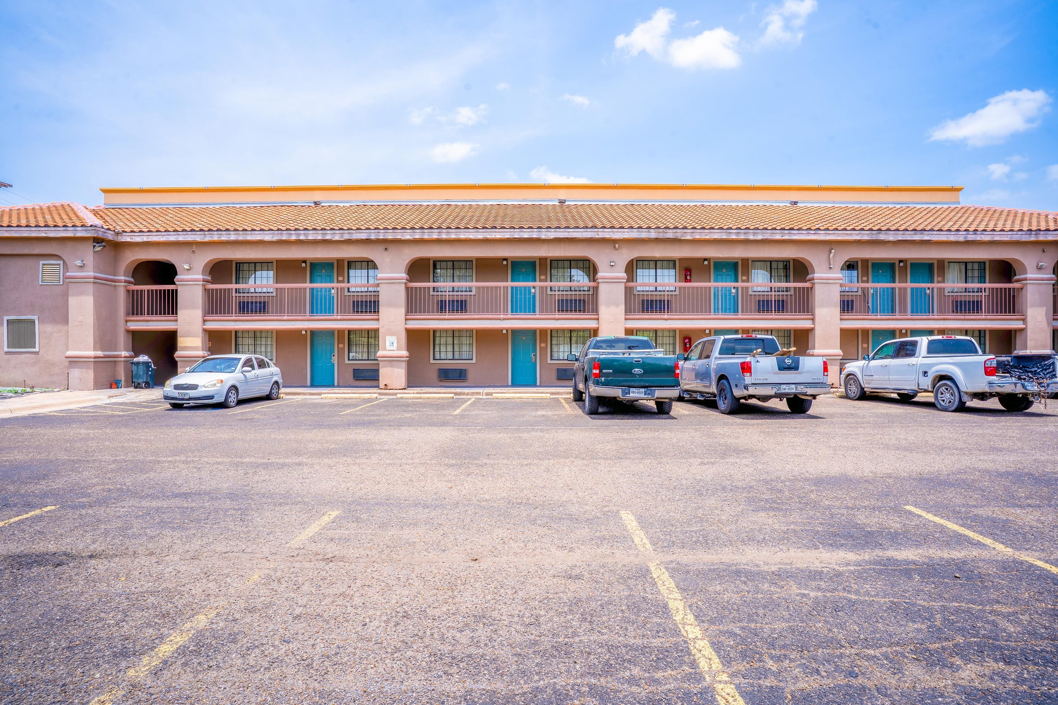 Lone Star Inn & Suites Harlingen TX 48/60