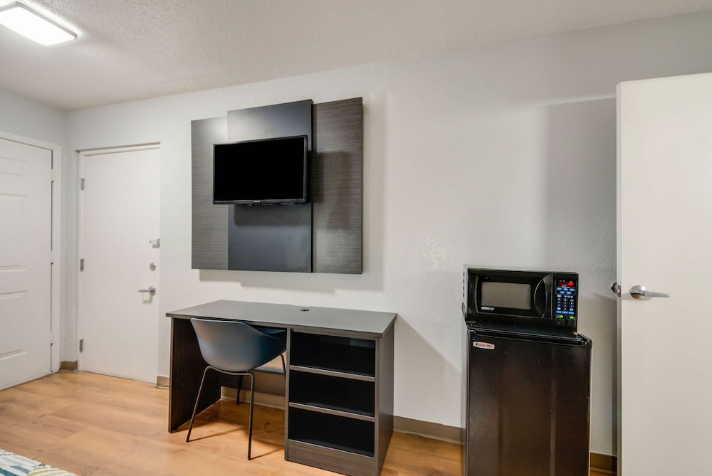 Motel6 Laredo, TX - North I-35 36/55