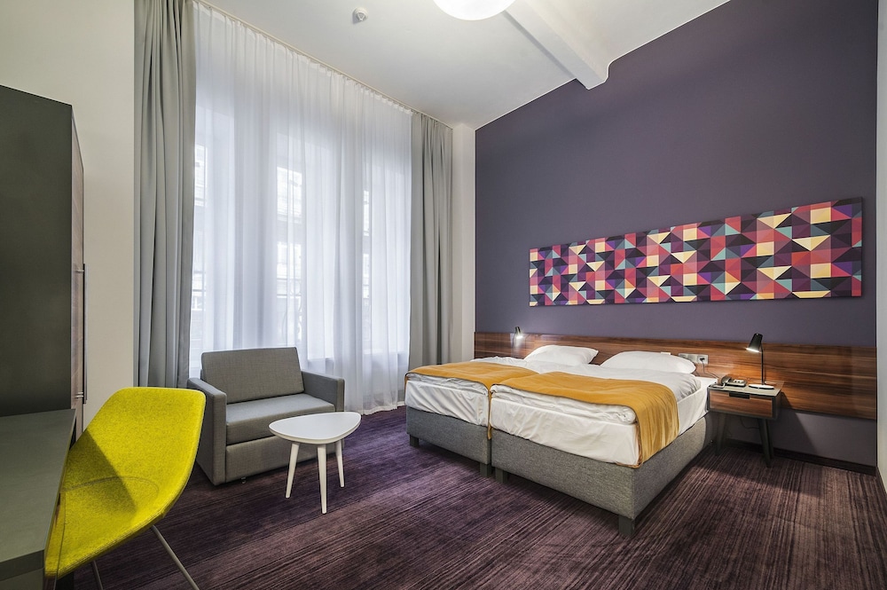 Hotel Tobaco 10/47