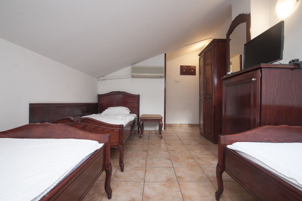 VILA LUX HOTEL 21/70