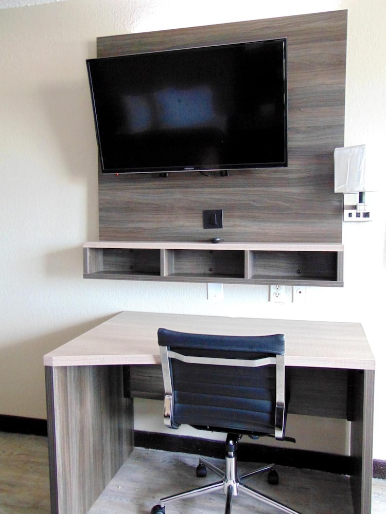 Somatel Nashville Airport Hotel 39/49