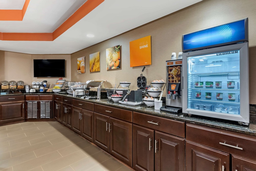 Comfort Inn & Suites Bryant - Benton 23/28