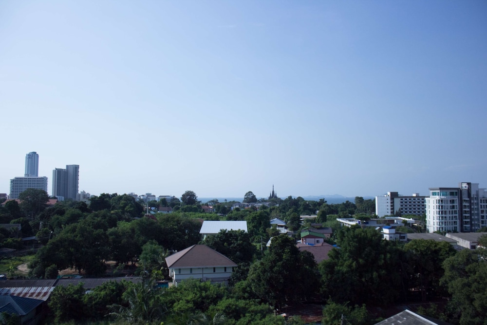 Golden Tulip Essential Pattaya 61/65