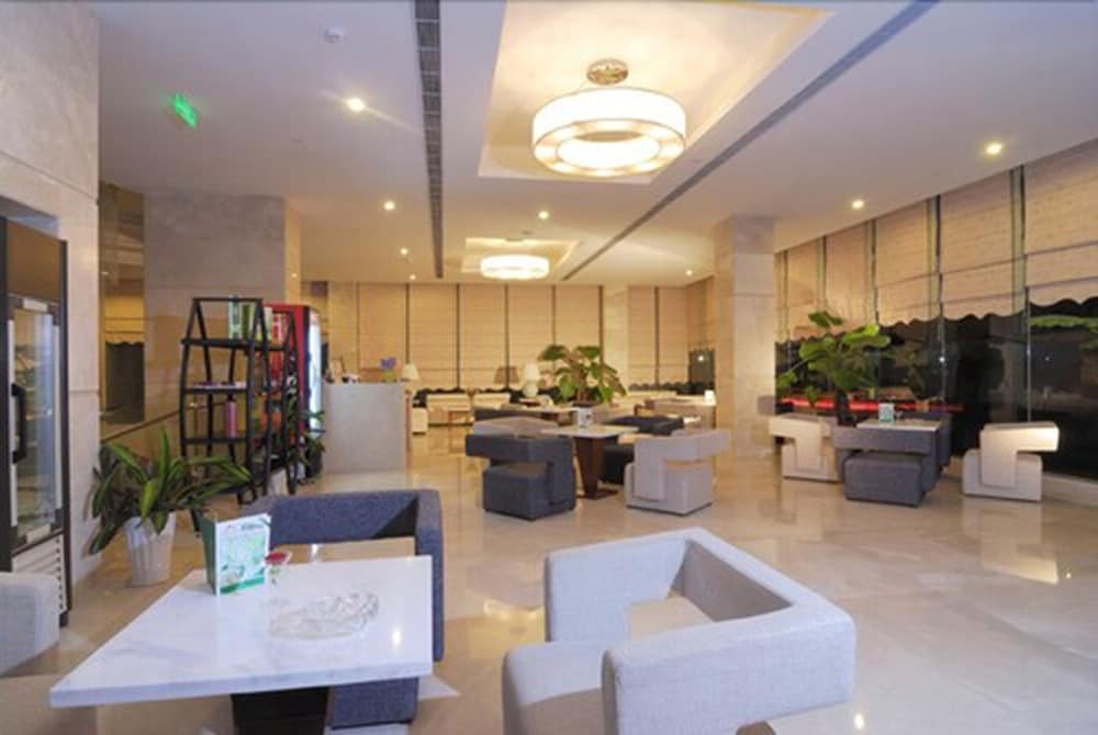 Poly Hotel Wuhan(Formely Poly White Rose Hotel) 14/31