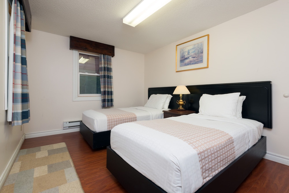 Leelas Villa Inn Flesherton 7/28