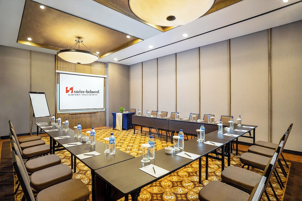 Swiss-Belhotel Airport Yogyakarta 58/68