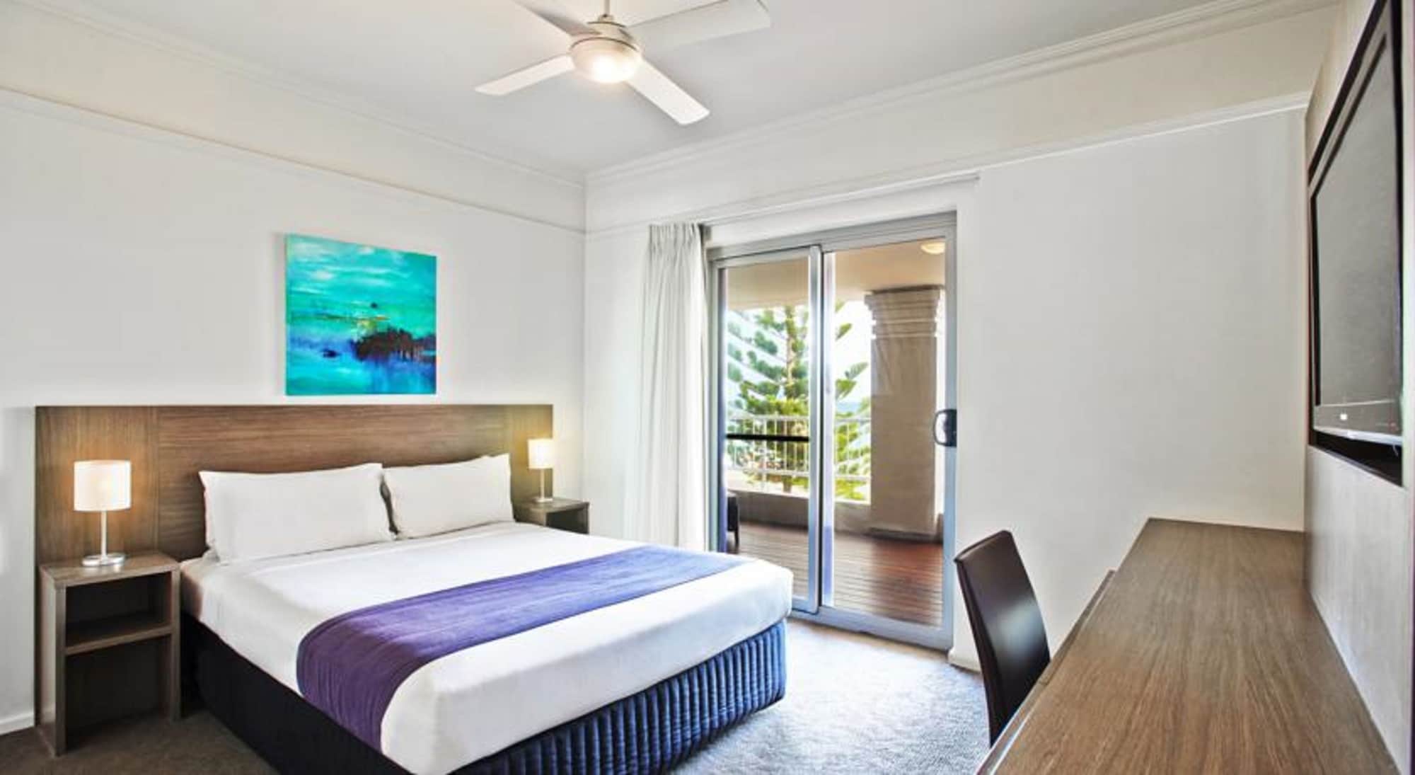 ROOM, BEACH FRONT
