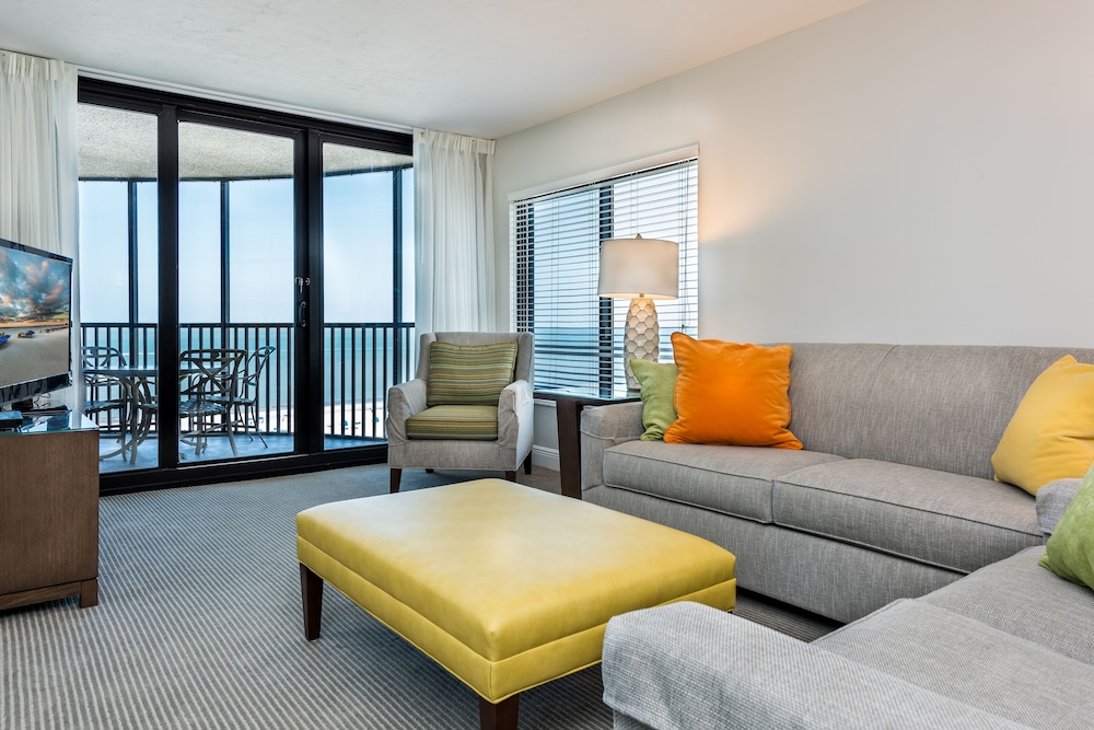 Pointe Estero Resort 20/50