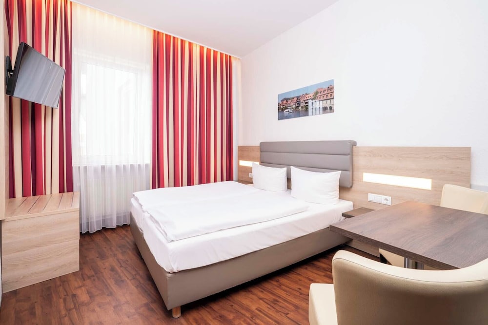 Hotel National 18/72