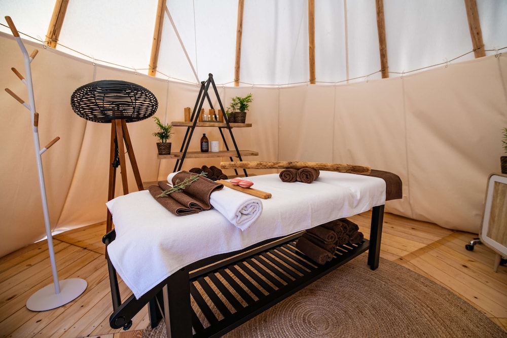 Arena One 99 Glamping 13/50