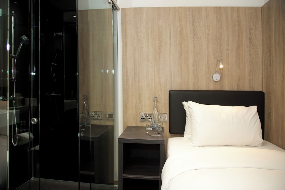 ROOM, SINGLE, NO WINDOW
