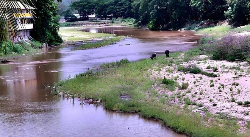 River Bank Resort 44/48
