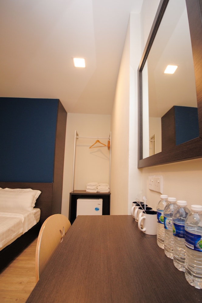 Hotel Mezzo 24/63