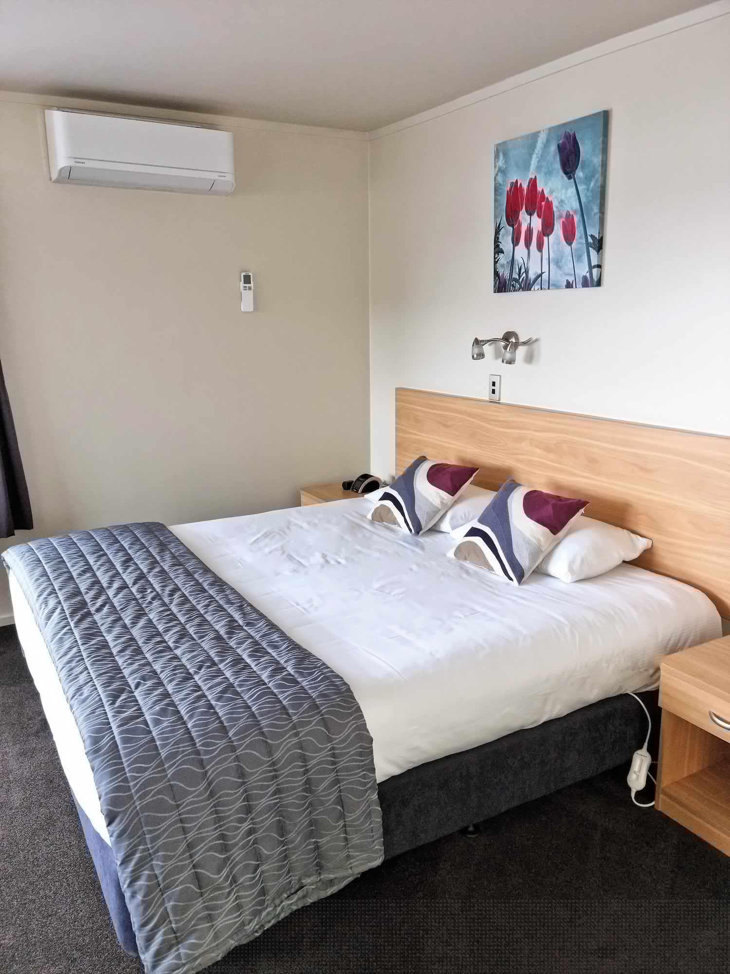 STUDIO, KING BED