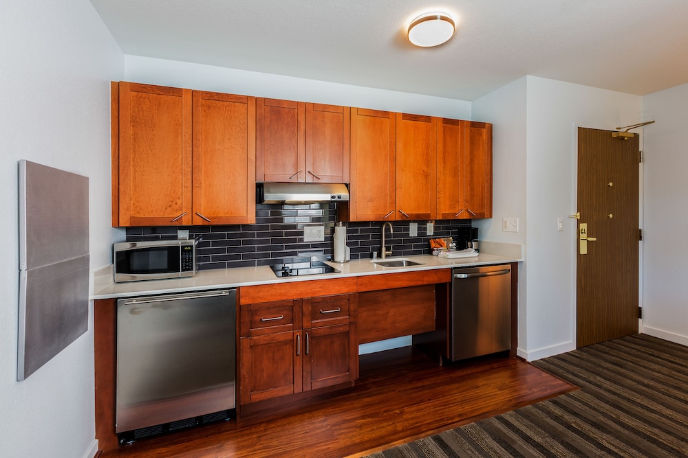 Hyatt House San Ramon 8/68