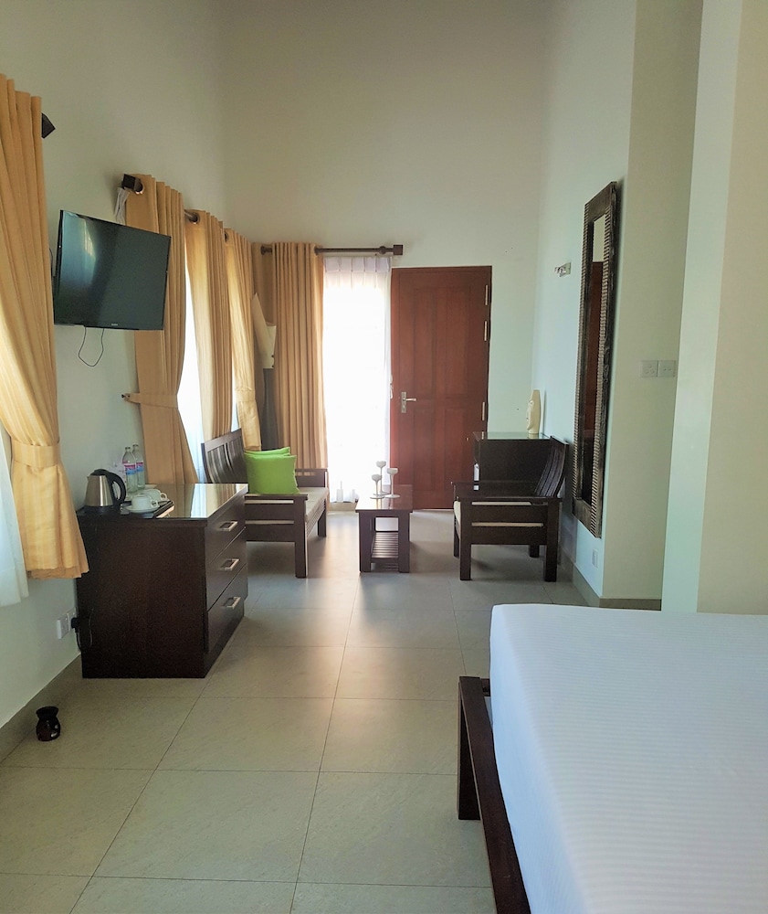 Imagine Villa Hotel 8/50