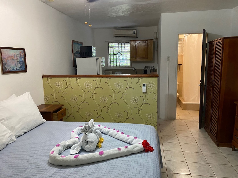 Firefly Beach Cottages and Suites 13/78