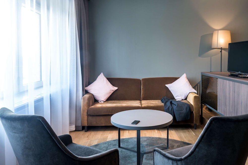 Scandic Infra City 42/75