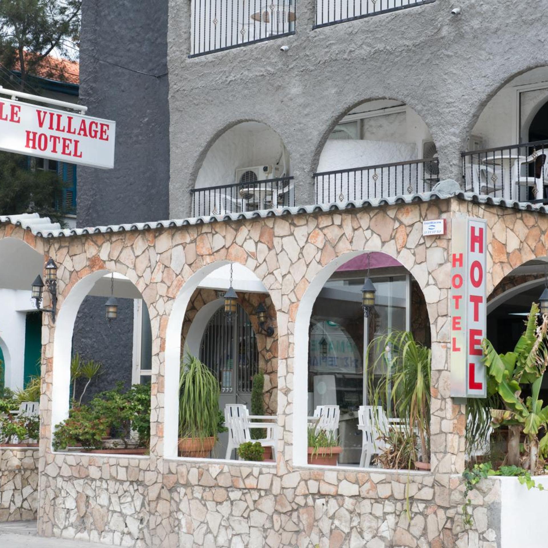 Le Village Hotel 2/50