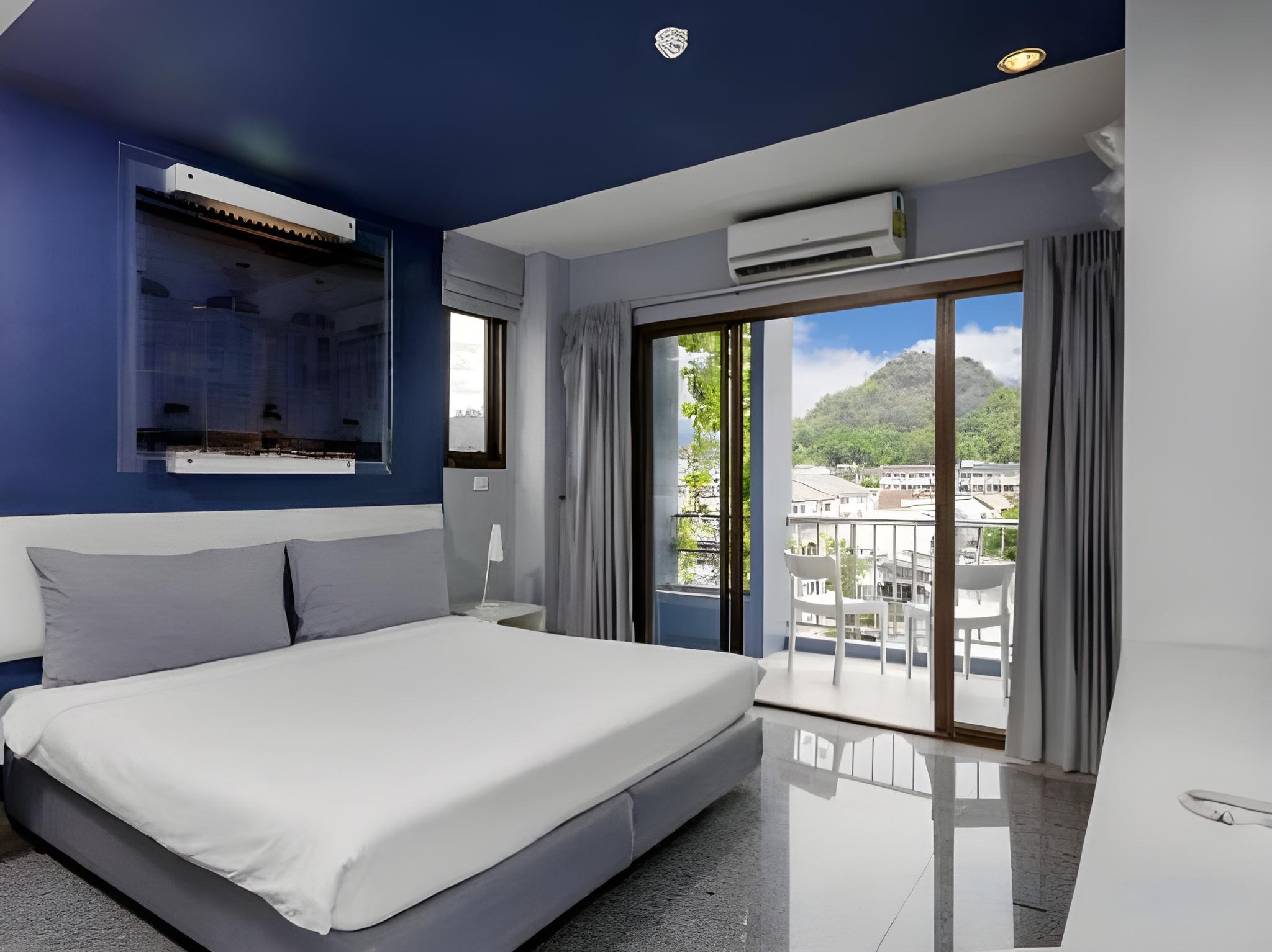 Room, Double or Twin Bed