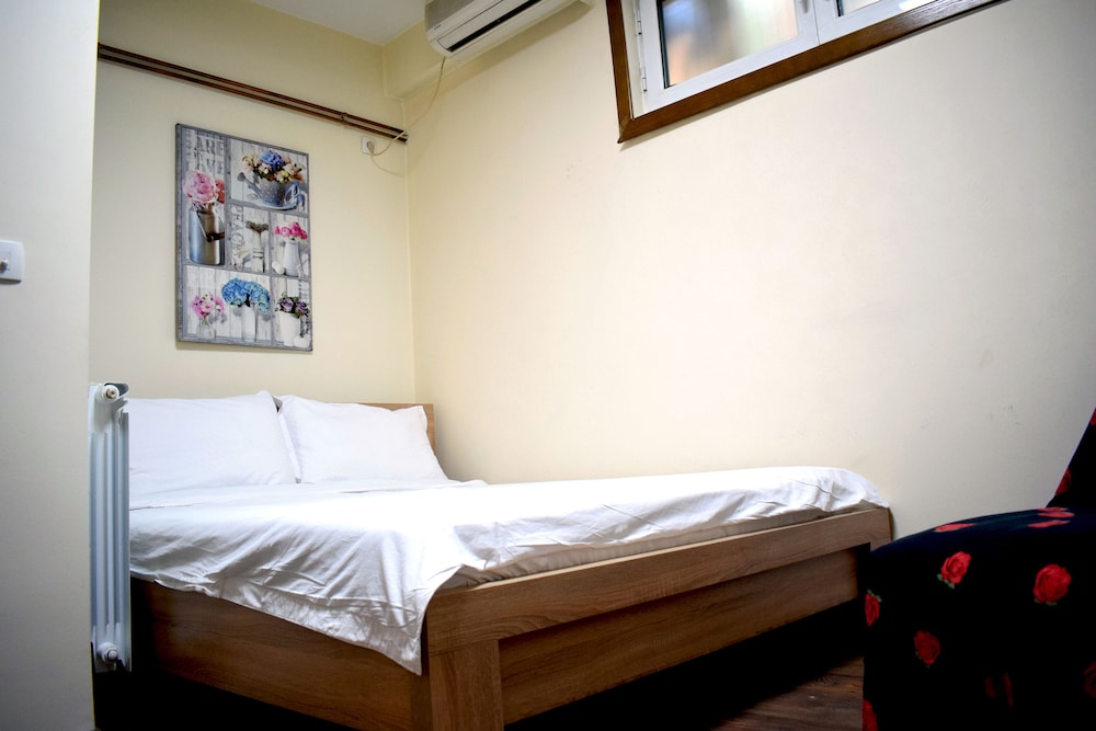 Hotel Aristocrat Fish Restaurant 23/69