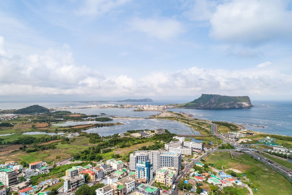 Golden Tulip Jeju Seongsan 57/68