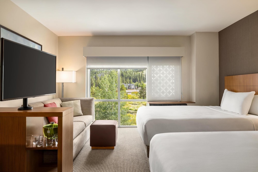 Hyatt Place Keystone 12/50