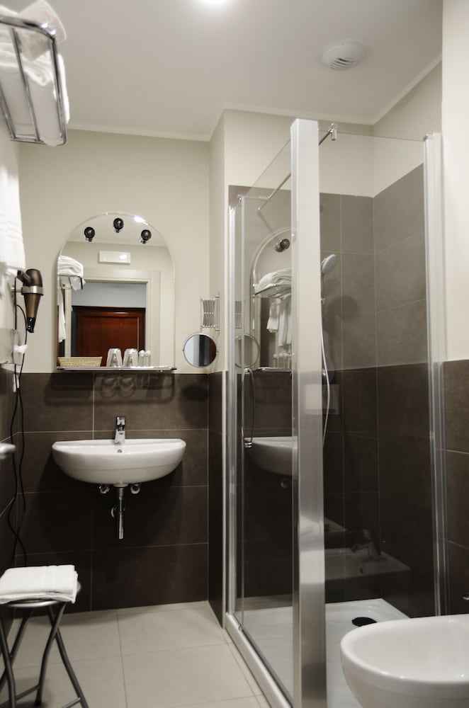 Hotel Giulio Cesare 42/43