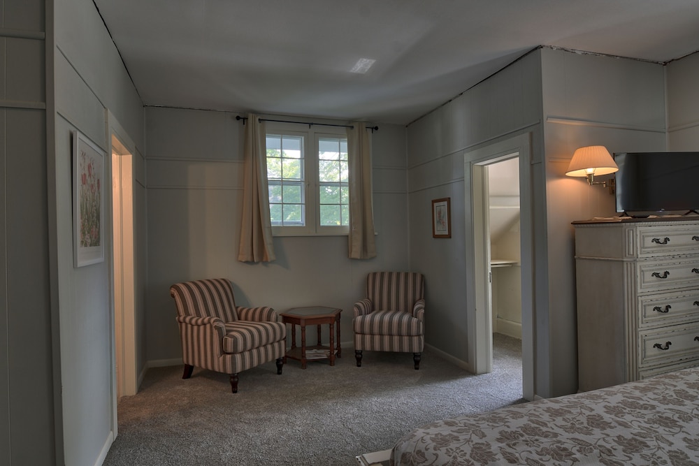 Charlevoix House 27/50