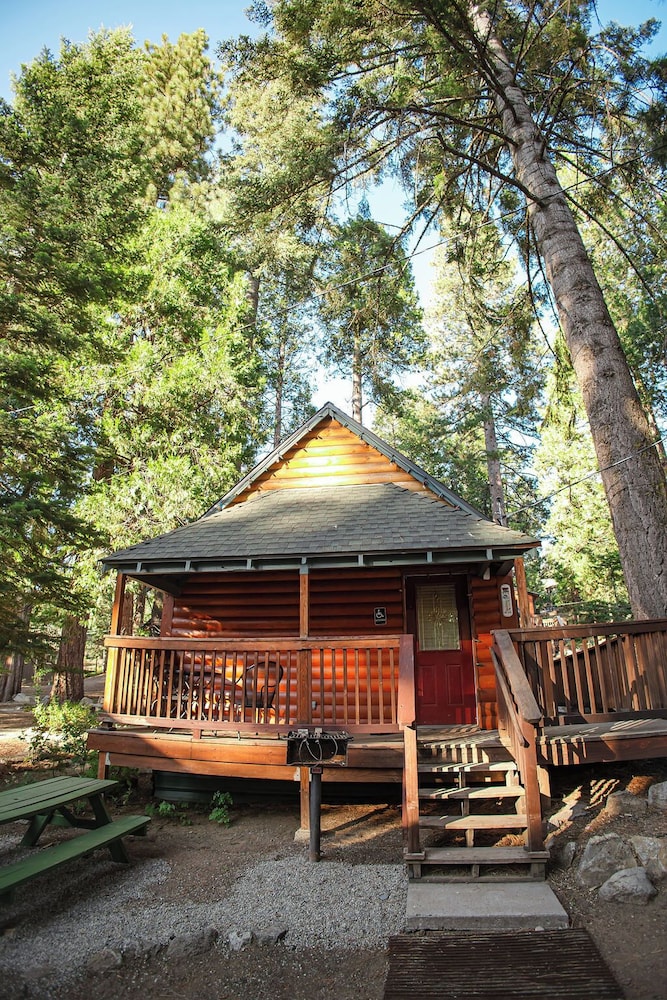 Shaver Lake Village Hotel 3/50