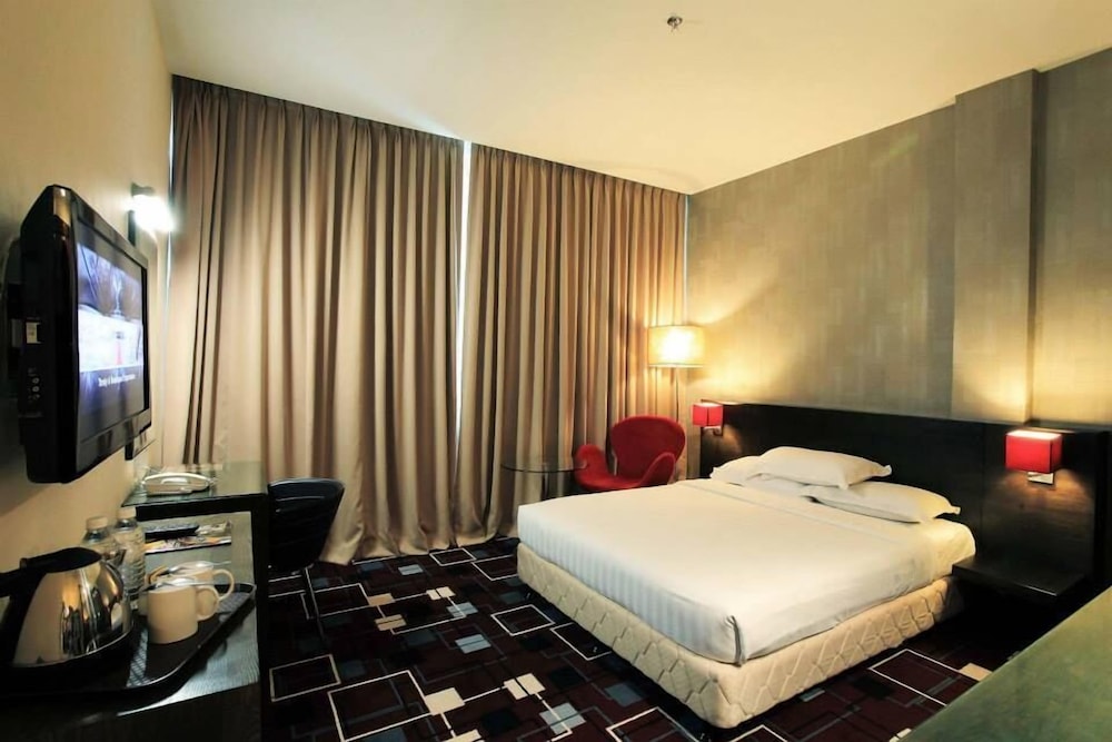 Ssl Traders Hotel 8/24