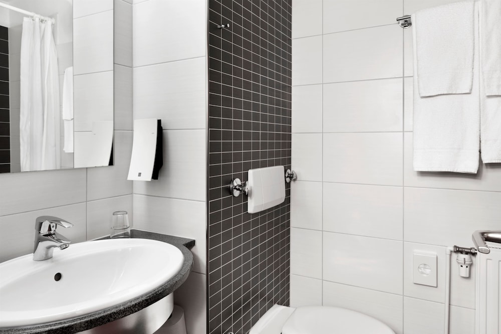 Tryp by Wyndham Luebeck Aquamarin 10/46