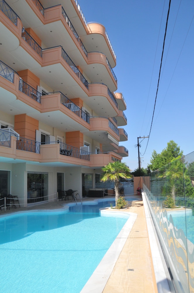 Philoxenia Hotel 13/75